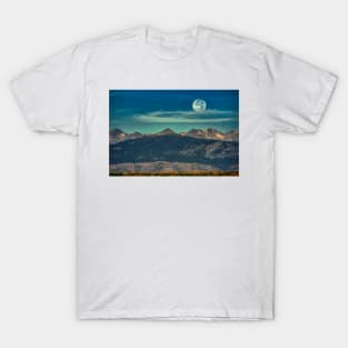 Moonset Over Indian Peaks T-Shirt
